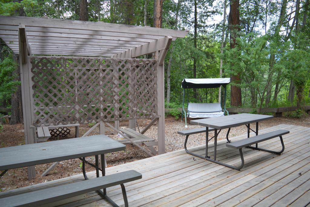 Chalet Continental Motel Valemount Luaran gambar